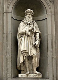statue of leonardo da vinci